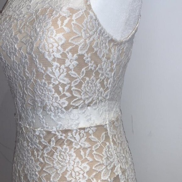LOVE fire white lace sleeveless mock neck midi dress size Medium - Picture 9 of 16